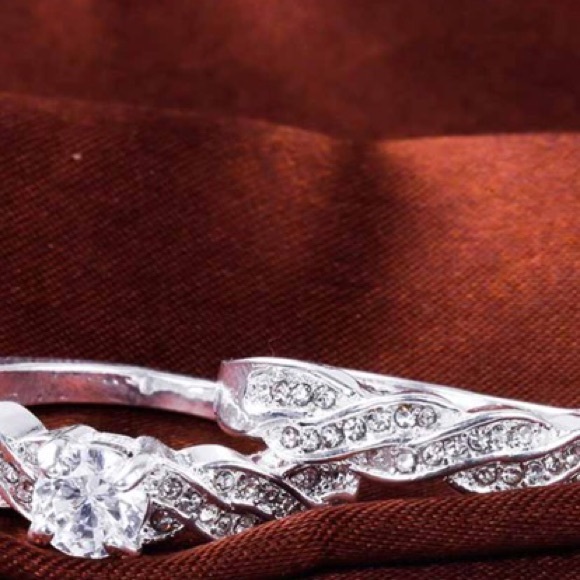 Ring - Picture 2 of 3